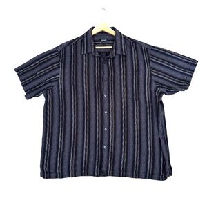 Van Heusen Short Sleeve Button Down Shirt Men’s Size XL Cotton Rayon Stripped